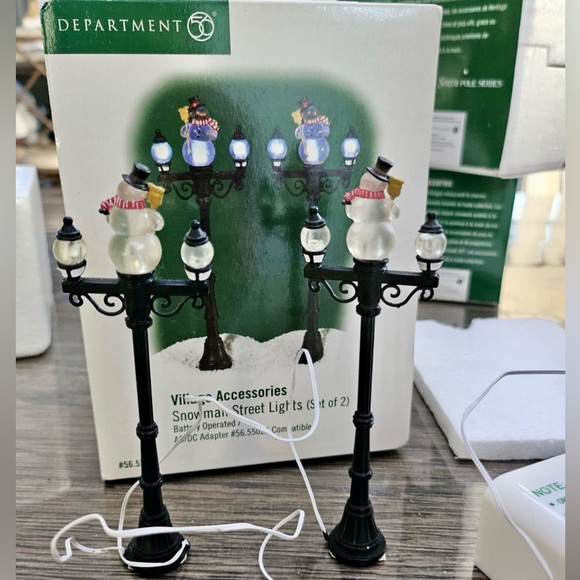 SOLD - Department 56 Snowman Street Lights (Set of 2) - Picture 6 of 8
